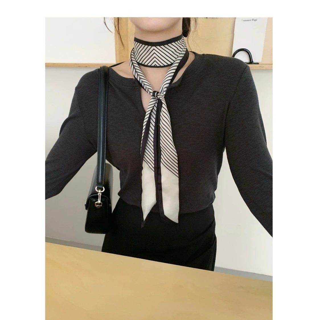 【摩登獨白】隨手打點綴條紋小絲巾