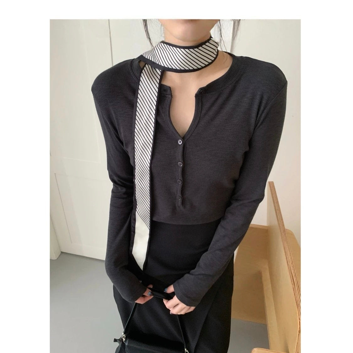 【摩登獨白】隨手打點綴條紋小絲巾