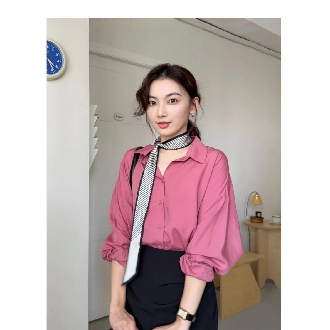 【摩登獨白】隨手打點綴條紋小絲巾