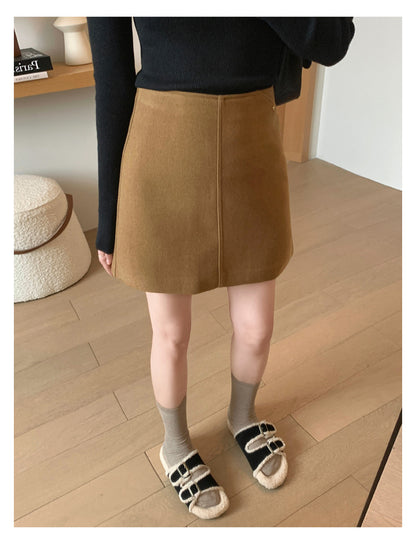梨形身材側開叉半身短裙